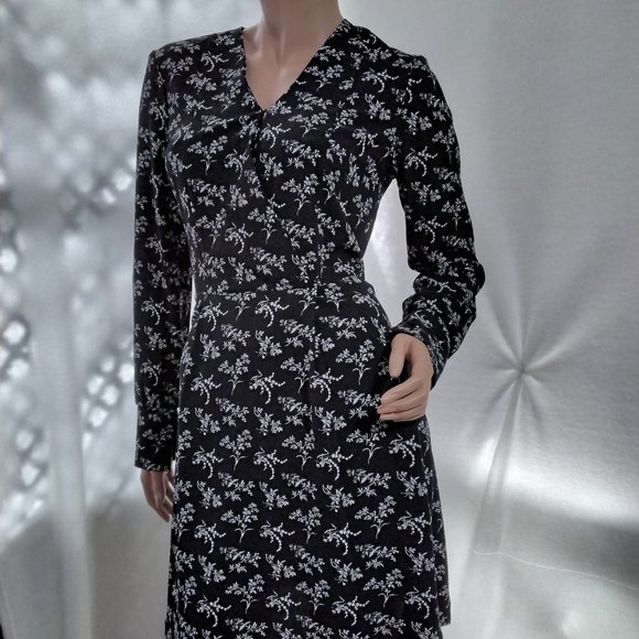 NEW H & M Women Dress Black Floral Pattern Long Sleeve Size 2 Soft Flare Relax - Picture 3 of 16